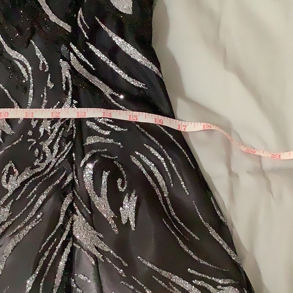Elegant Strapless Black Dress - Picture 8 of 9